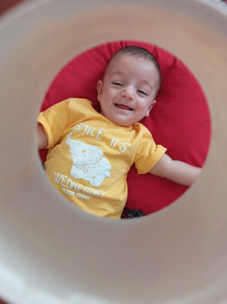 اولین خنده نوزاد اقا امیرعلی