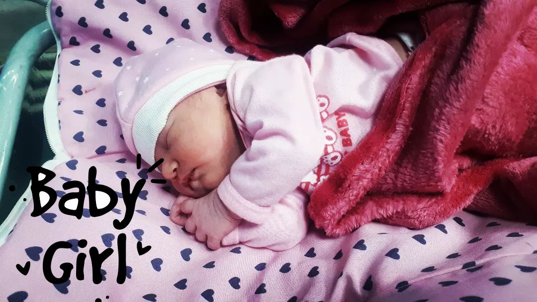 متولد شدن نوزاد تیاناز مظاهری