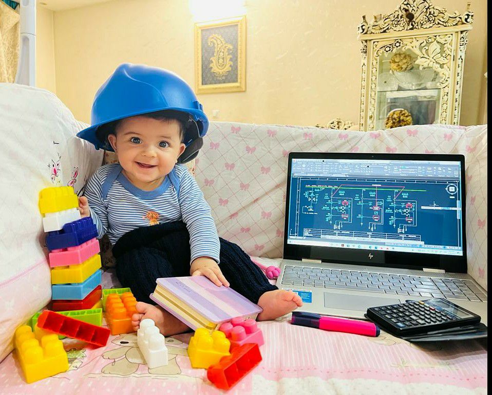 اولین نشستن نوزاد دلآرا سلیمانی