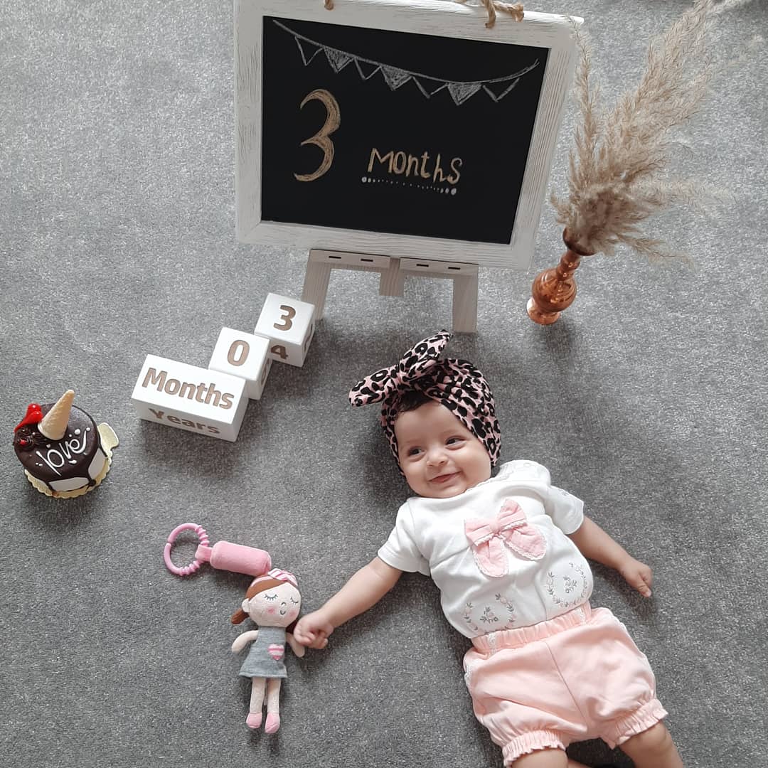 تخته سیاه سفید یاسمین عبدالهی