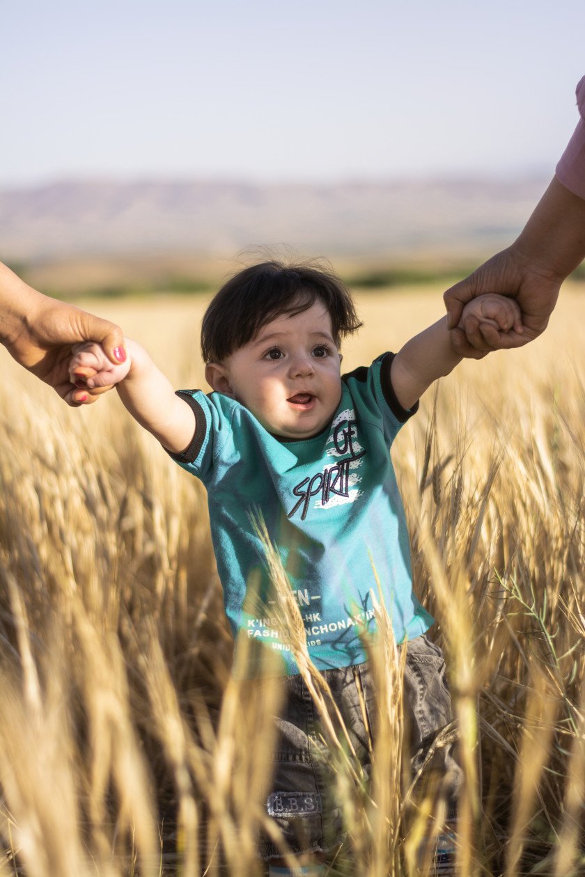 ایستادن نوزاد رضا گمار