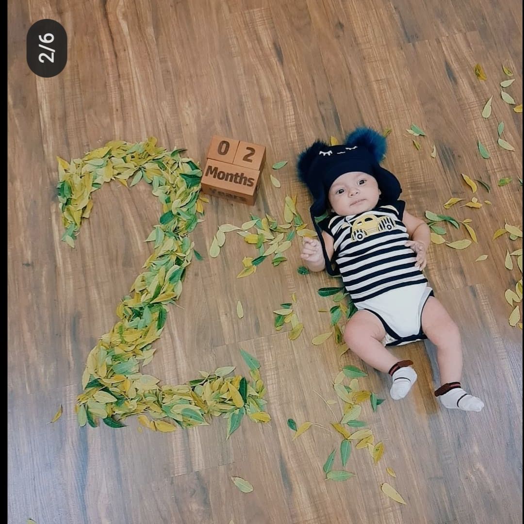 دو ماهگی نوزاد شاهان نوعپرست