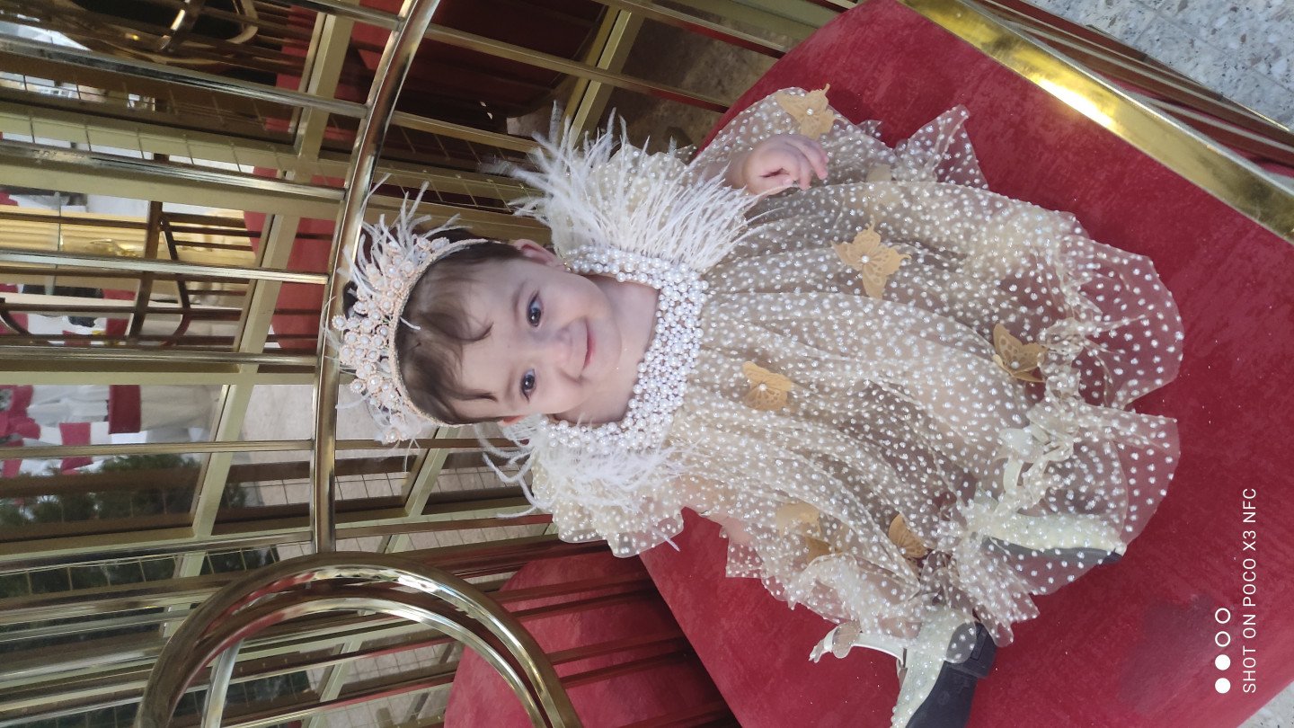 ایستادن نوزاد طهوراشادانلو