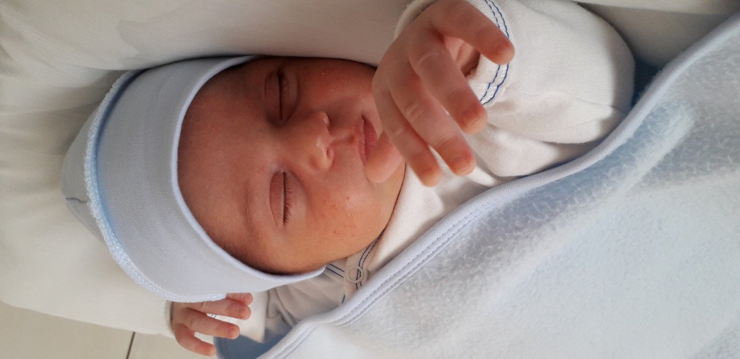 یک ماهگی نوزاد رادین