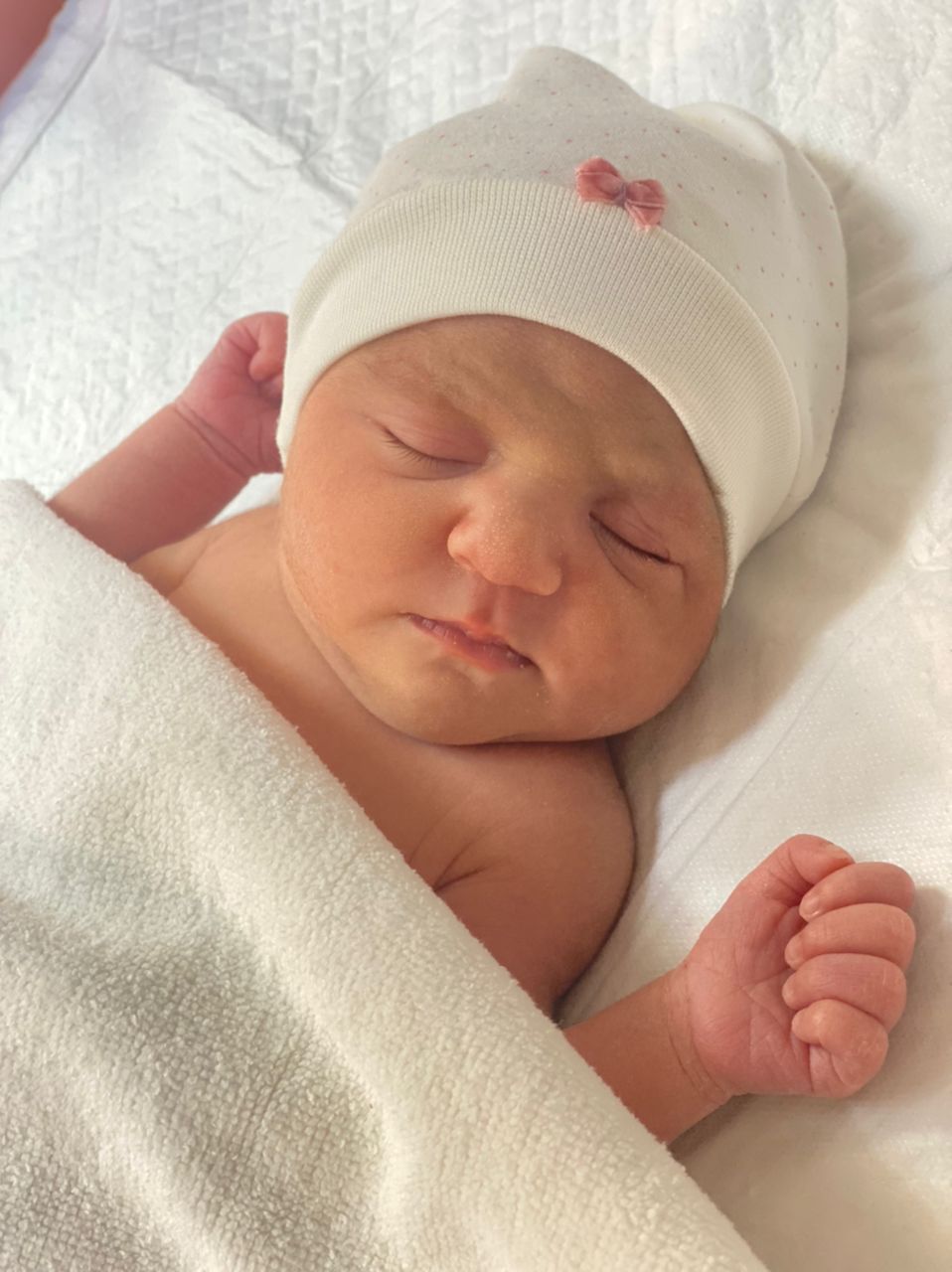 متولد شدن نوزاد دلنیا نژاد احد