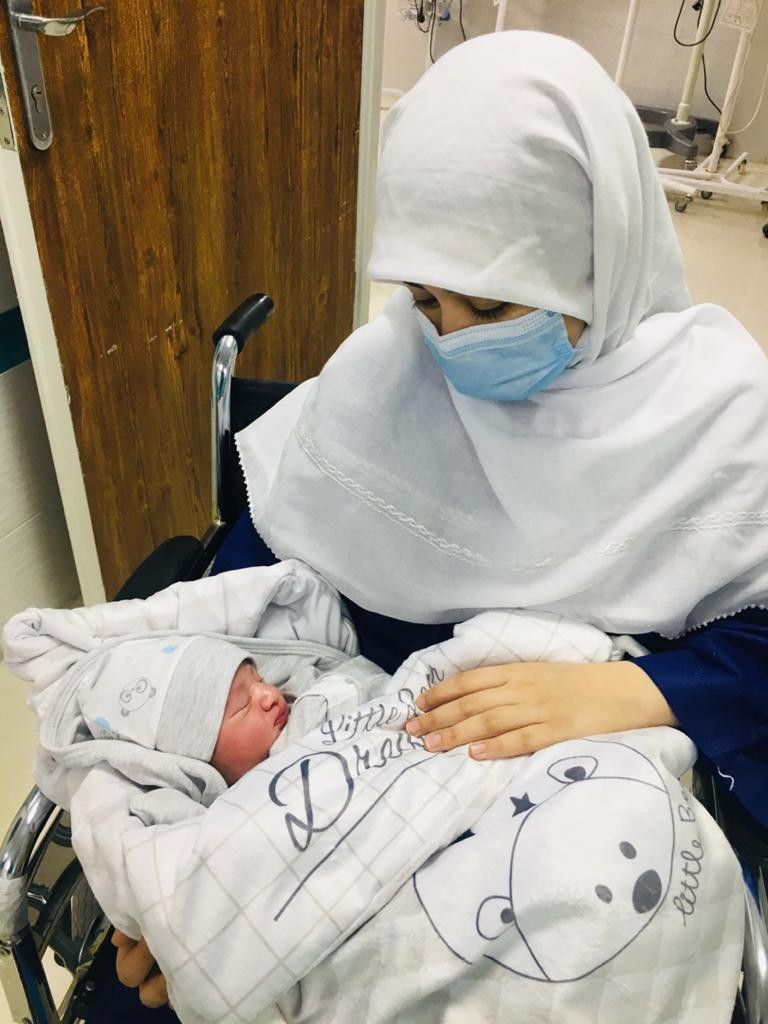 متولد شدن نوزاد كميل