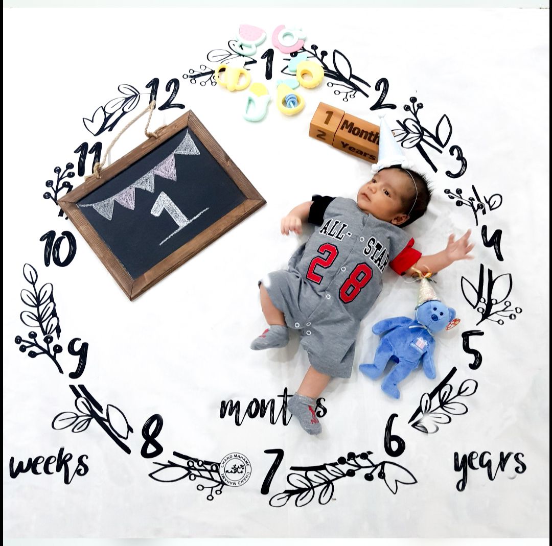 یک ماهگی نوزاد دیان کرم زاده