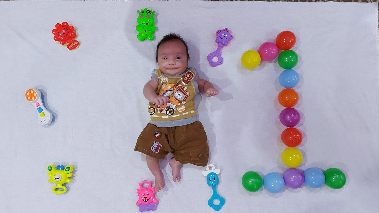 یک ماهگی نوزاد سورنا شیرعلی