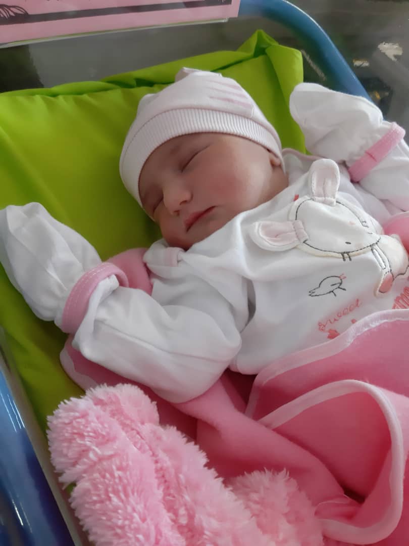 متولد شدن نوزاد سیده آوین بحرانی