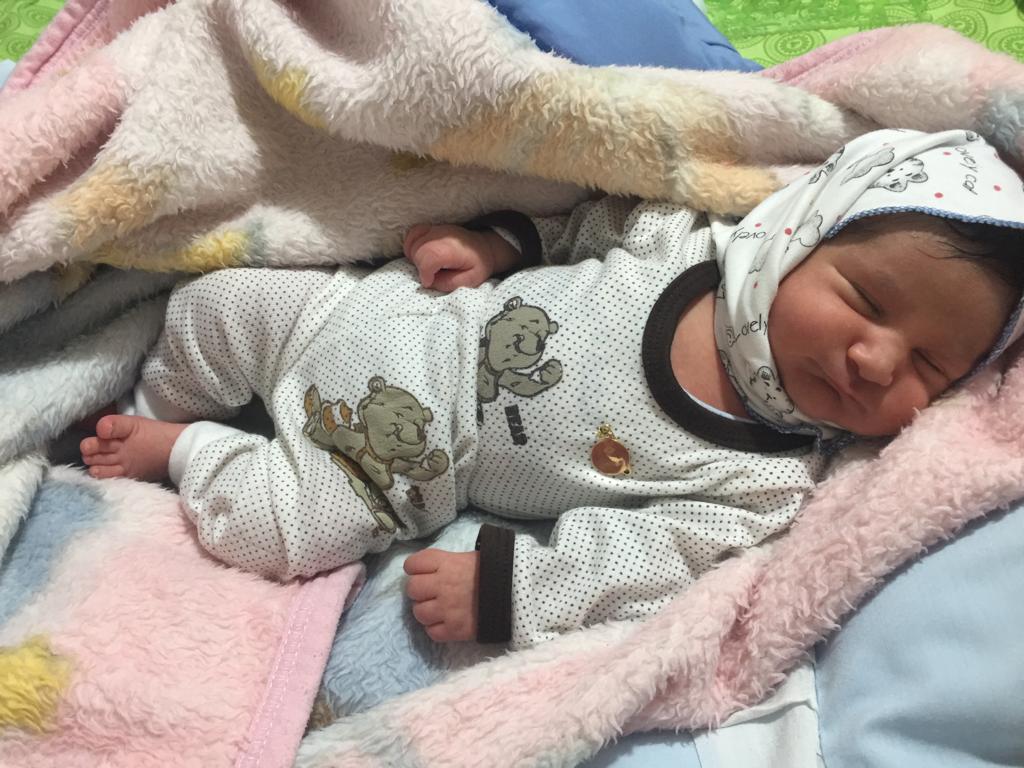 متولد شدن نوزاد آرسین عبدل همایونی