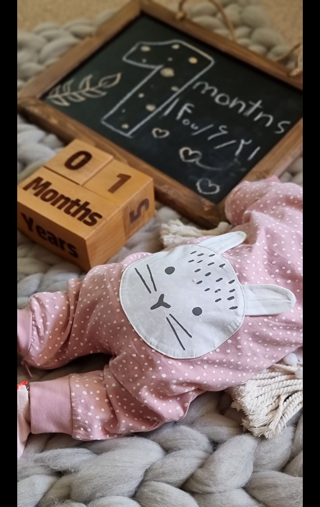 چشم رستا احمدی