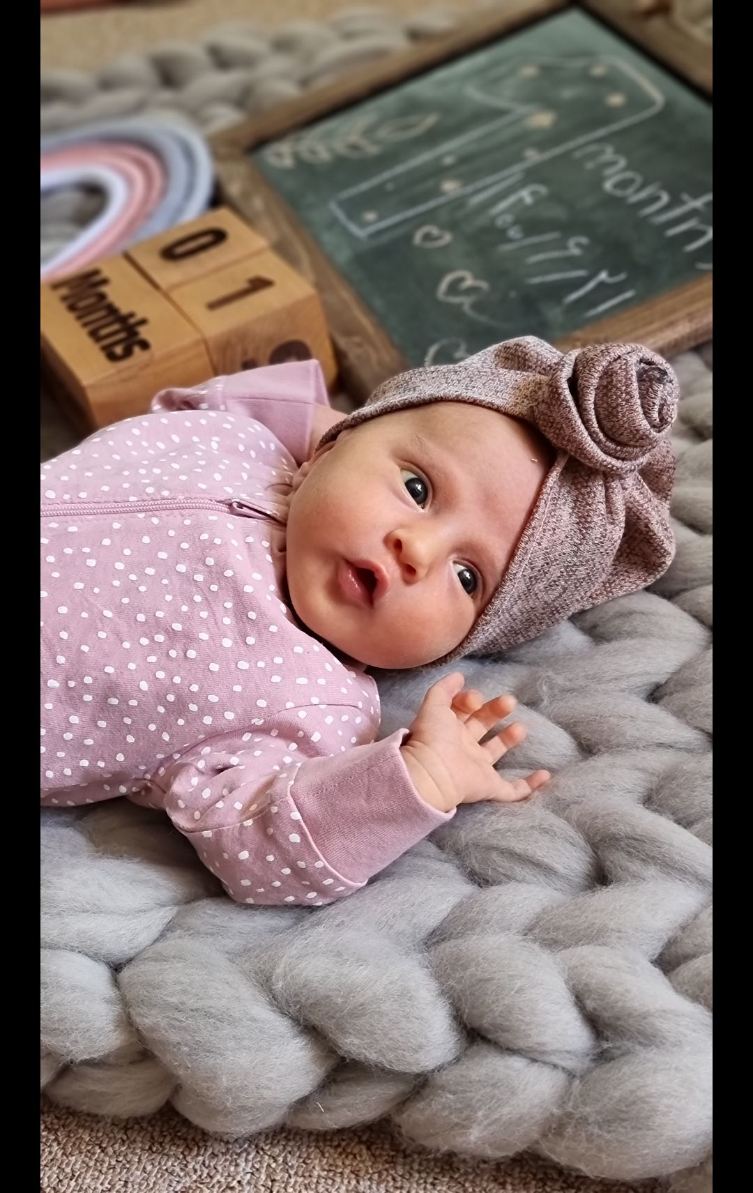 مکعب تاریخ شمار ویژه رستا احمدی