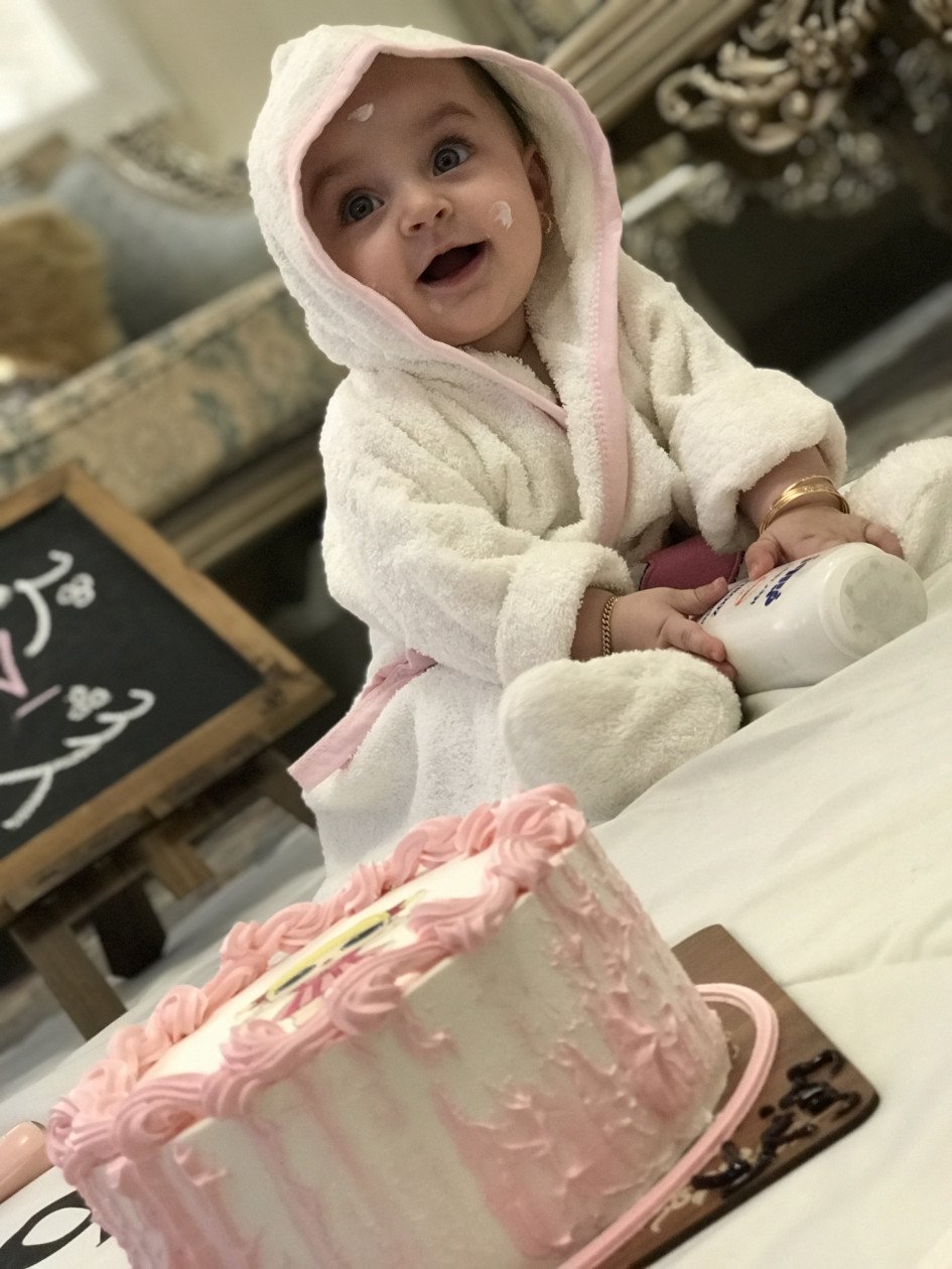 چهار‌دست و پا رفتن نوزاد مرسانا رحیمی