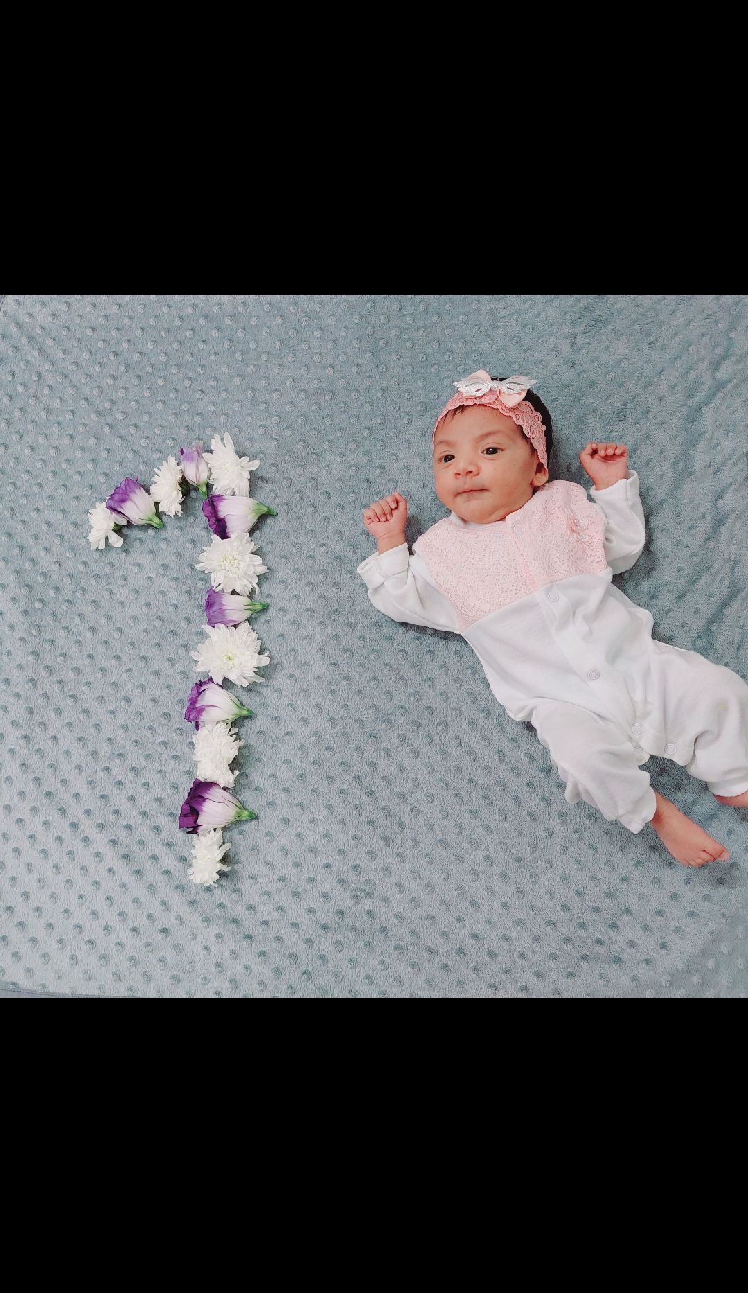 یک ماهگی نوزاد جانان