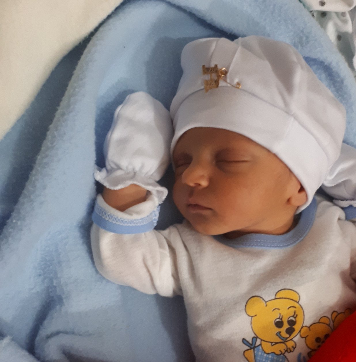 متولد شدن نوزاد آرین شکوهی فر