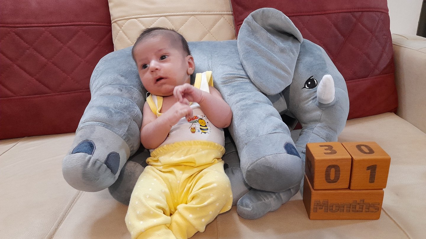 یک ماهگی نوزاد رادمهر مدنی