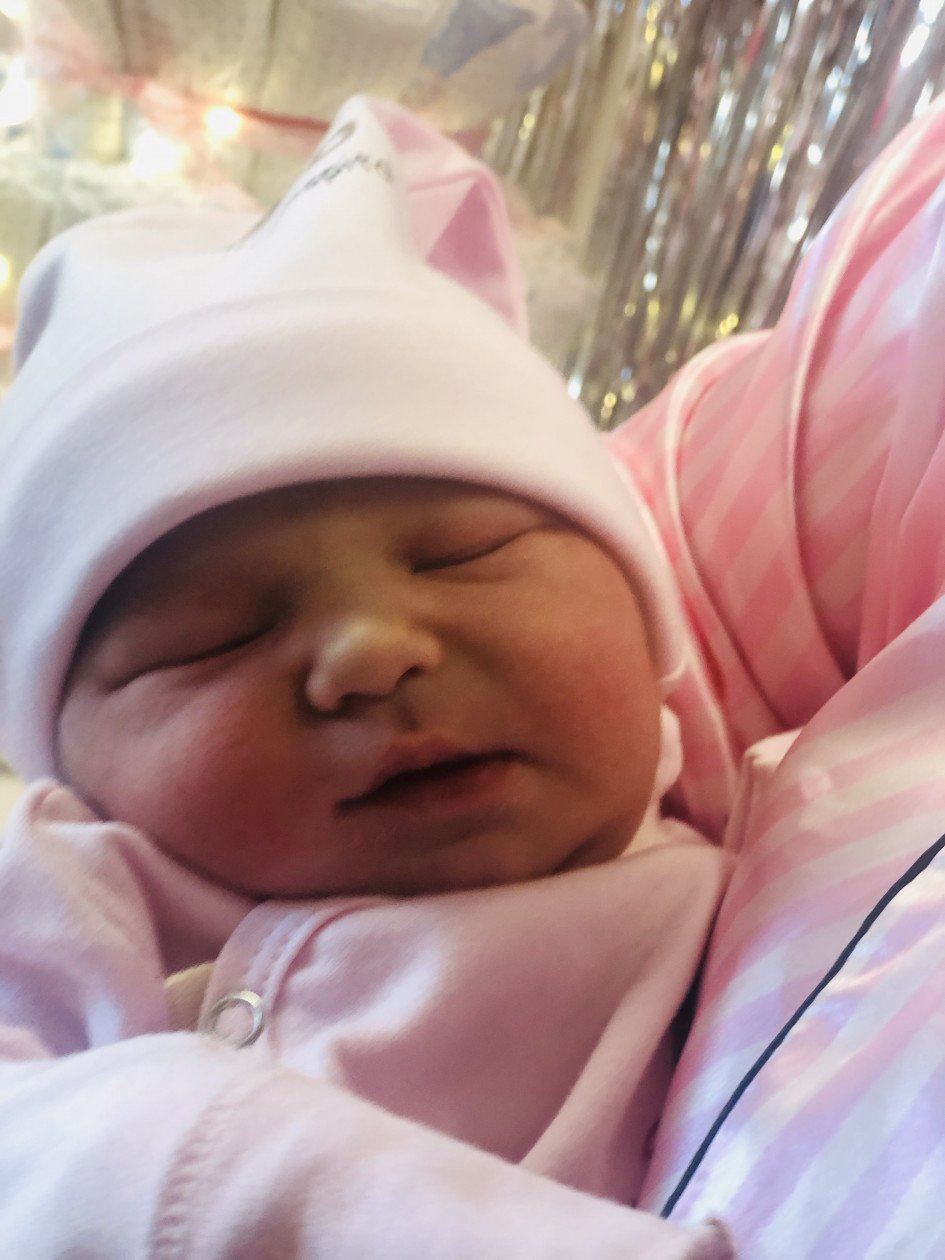 متولد شدن نوزاد لنا فتحی