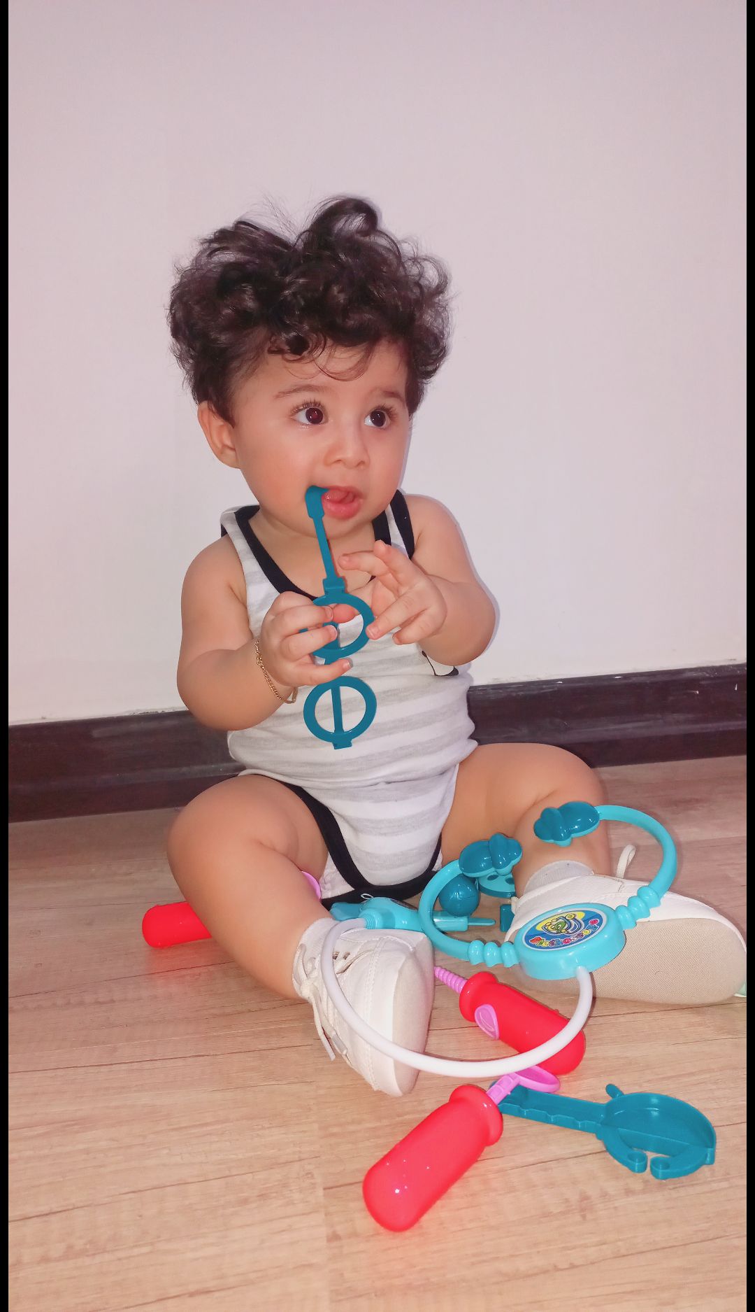 پسرکوچولو راوَش آزادمنش