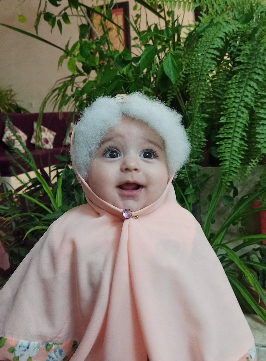 تم عکس زمستانی نوزاد حسنا صالحی