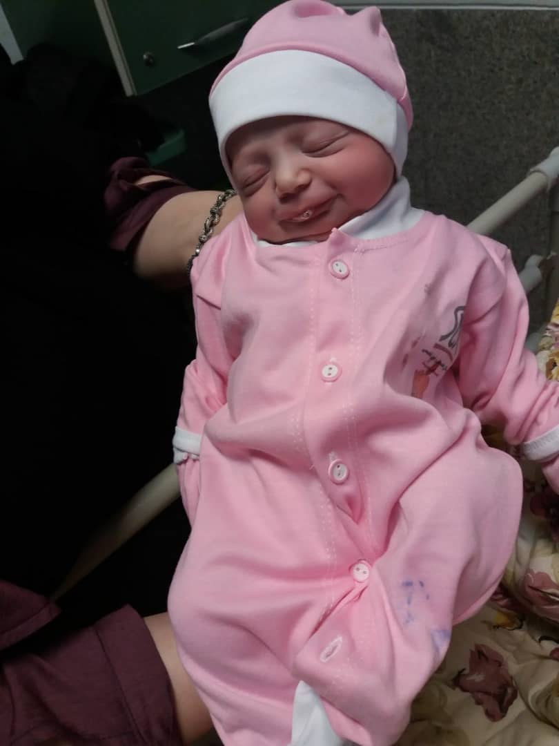 متولد شدن نوزاد نورا سادات دهقانی