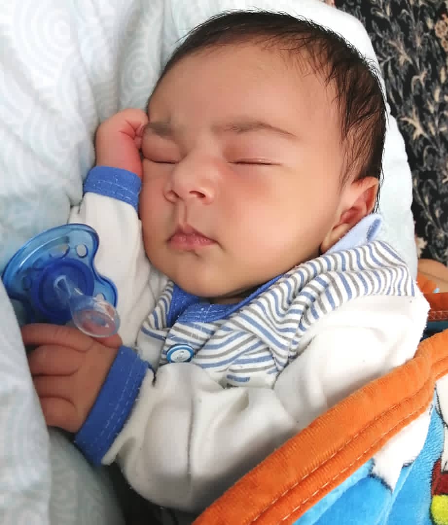 یک ماهگی نوزاد آوینا تمدن