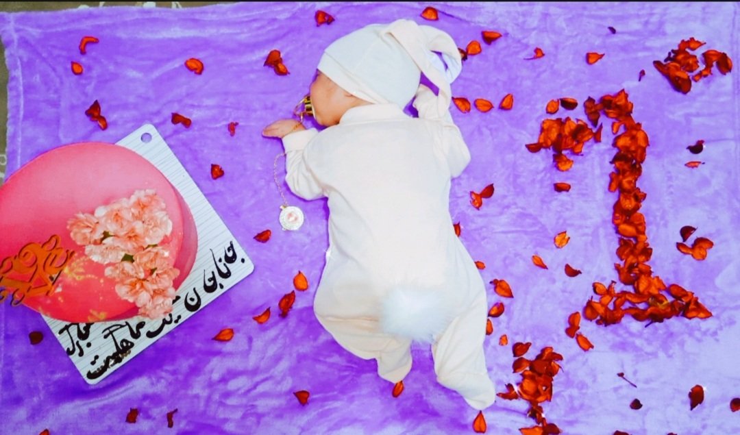 یک ماهگی نوزاد جانا بستاک