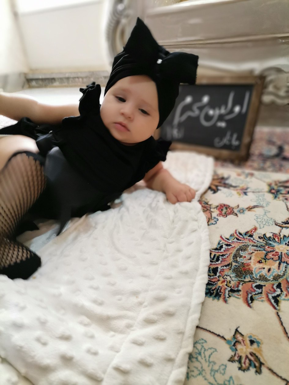 اولین نشستن نوزاد جانان جلوخوانیان