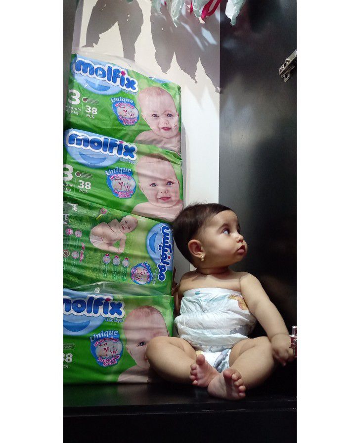 نشستن آوا مانیان