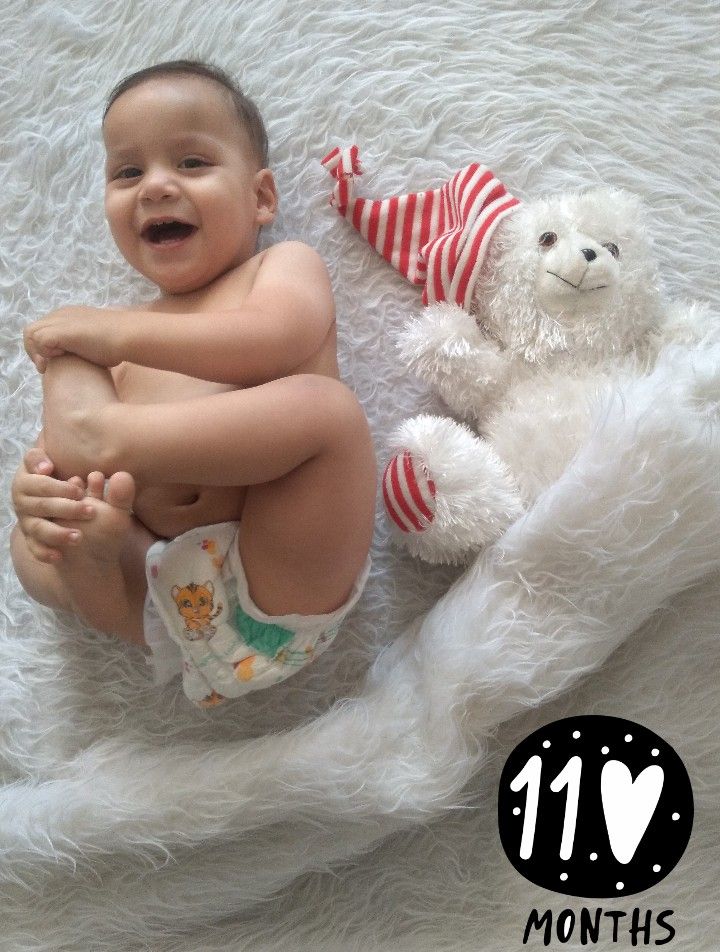 چهار‌دست و پا رفتن نوزاد محمد میکائیل