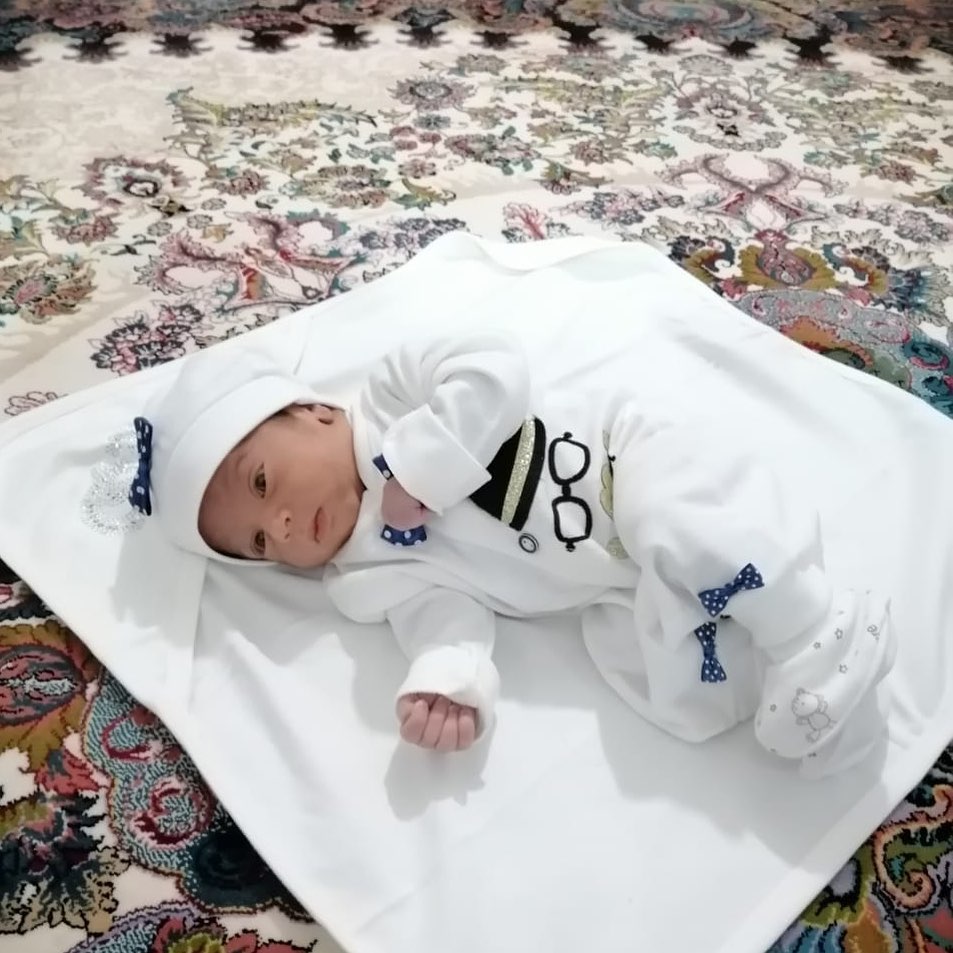 یک ماهگی نوزاد شاهان بخردیان