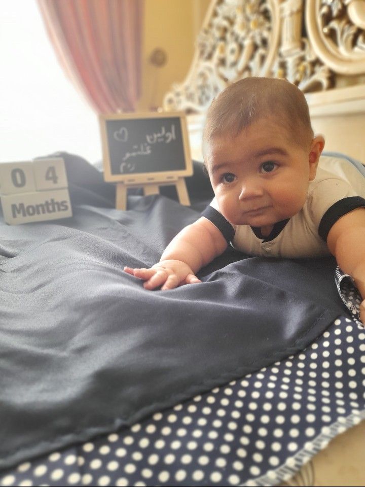 غلتیدن نوزاد آرین عباسی