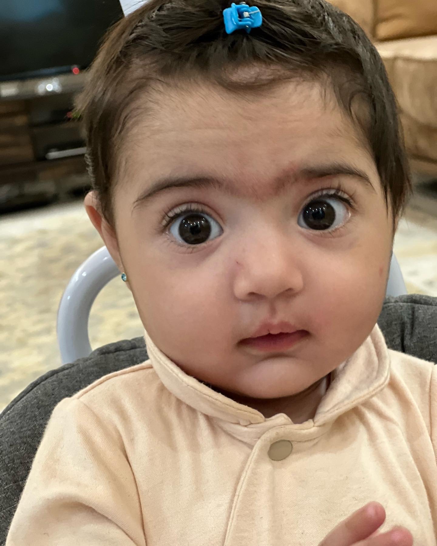 چهار‌دست و پا رفتن نوزاد آنیا رحیم