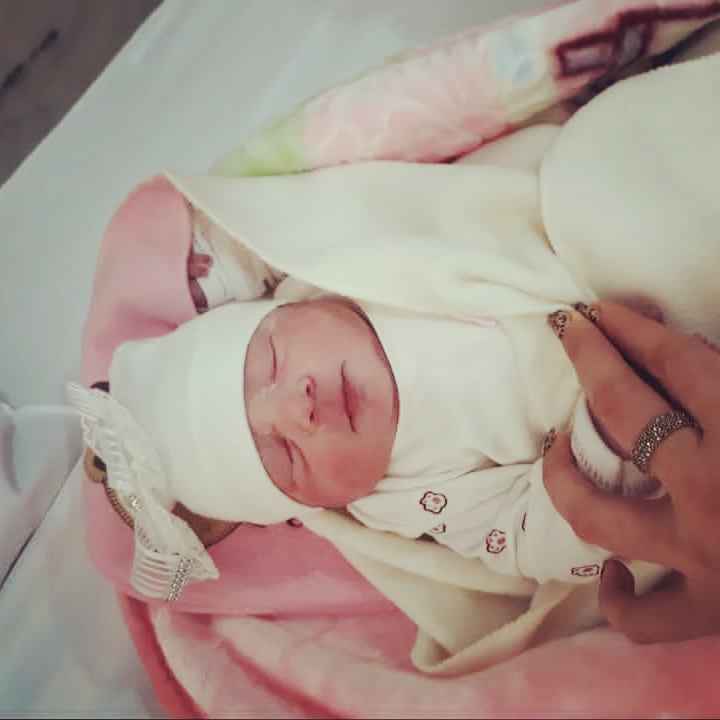 متولد شدن نوزاد سلین قنواتی