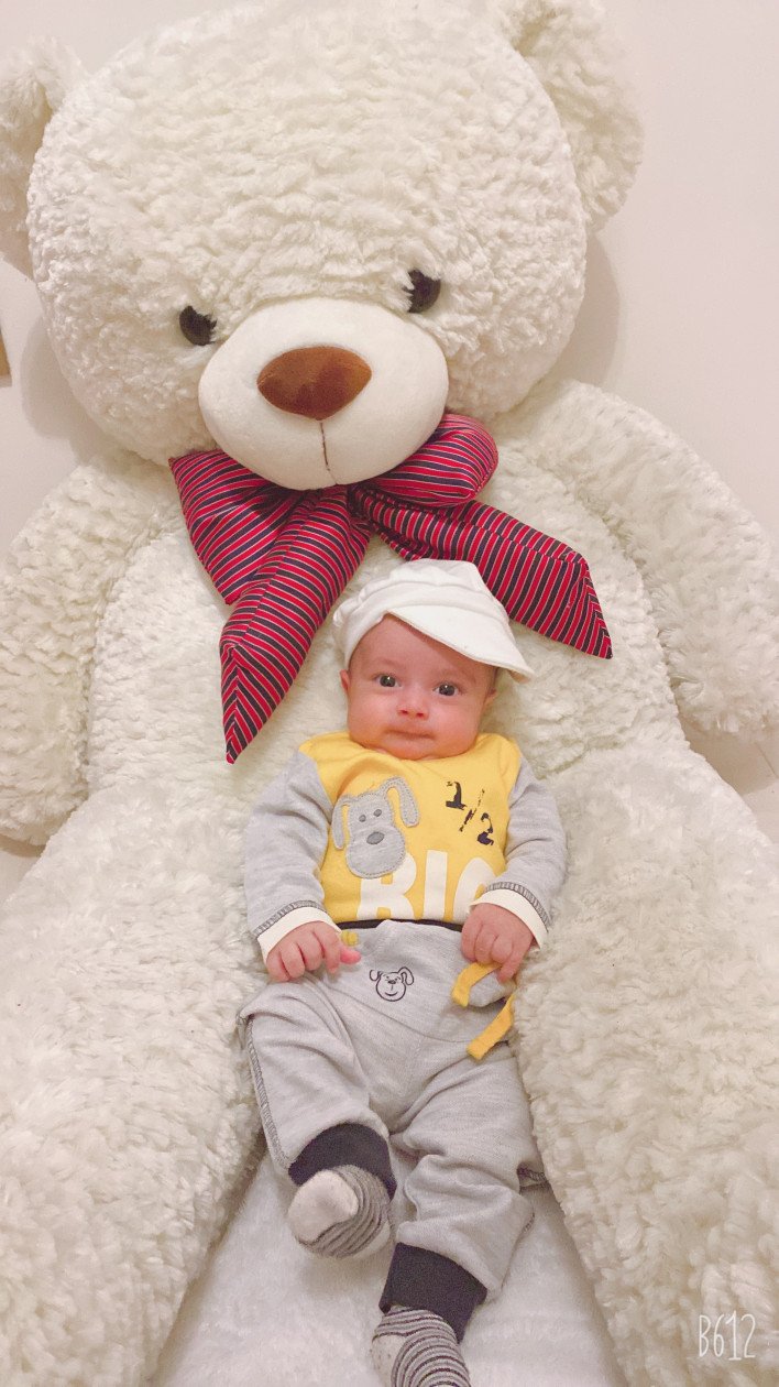 اولین خنده نوزاد یاسان نهنگ زاده