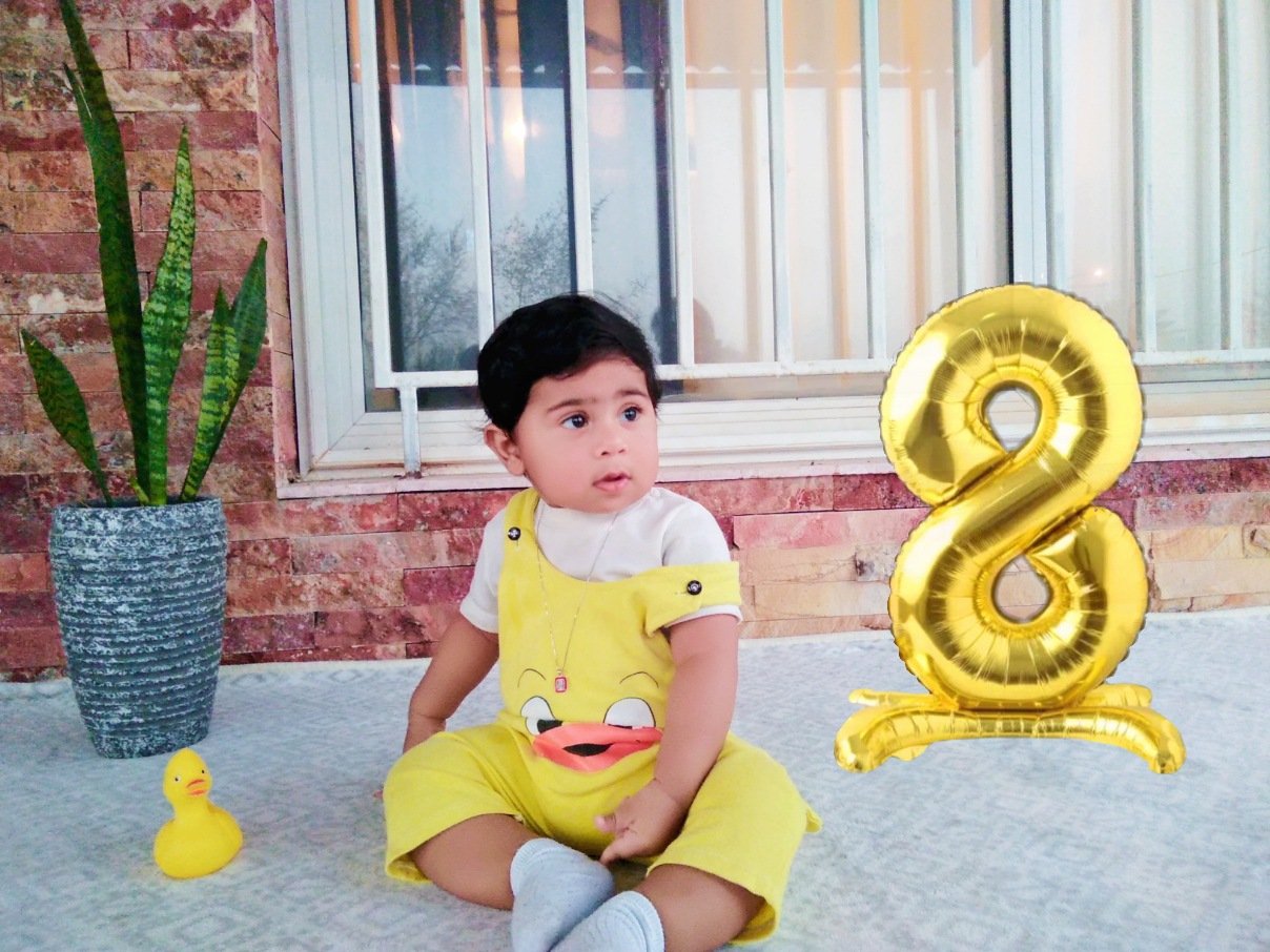 ایستادن نوزاد مَهدی سرتک زاده