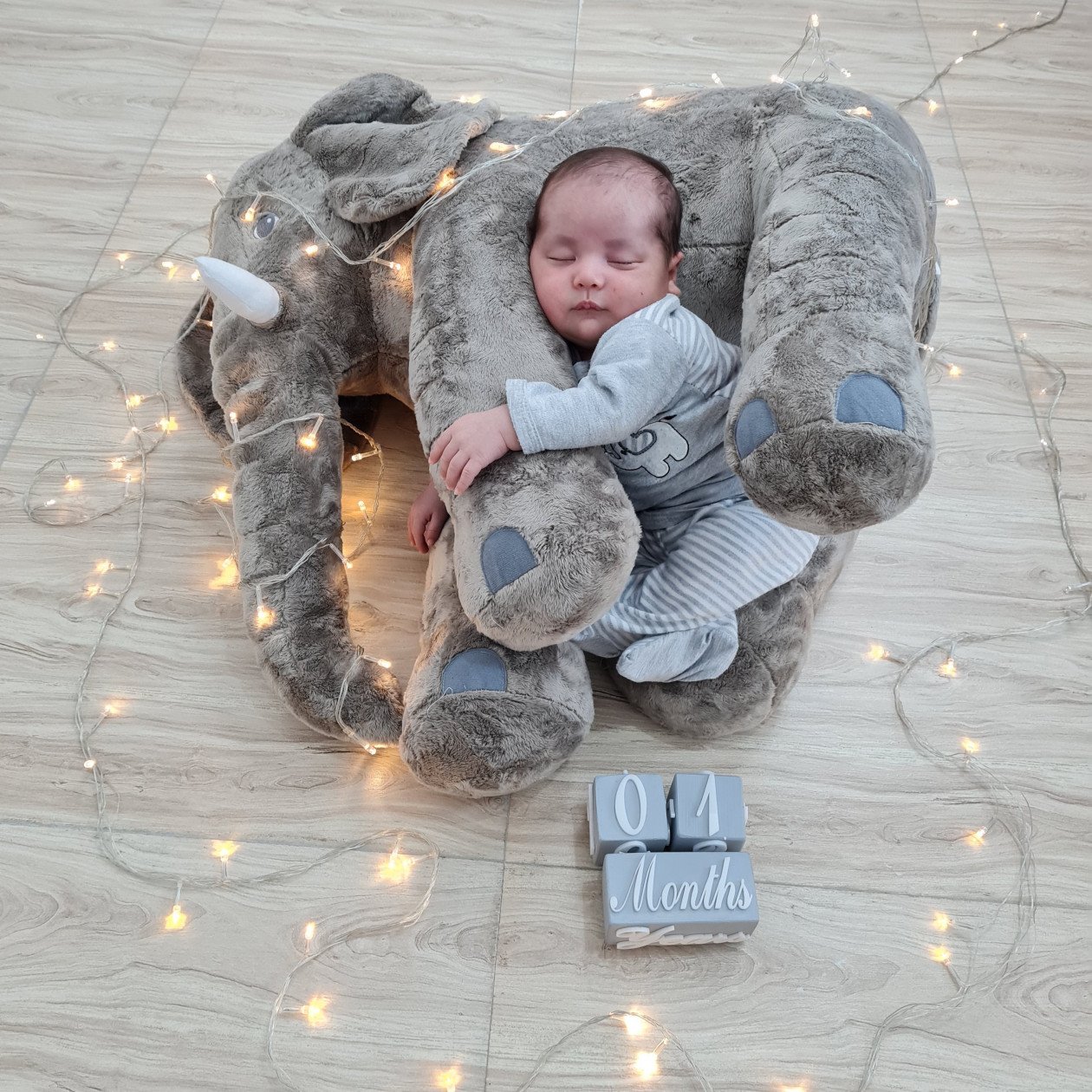 یک ماهگی نوزاد مهیار حسین زاده