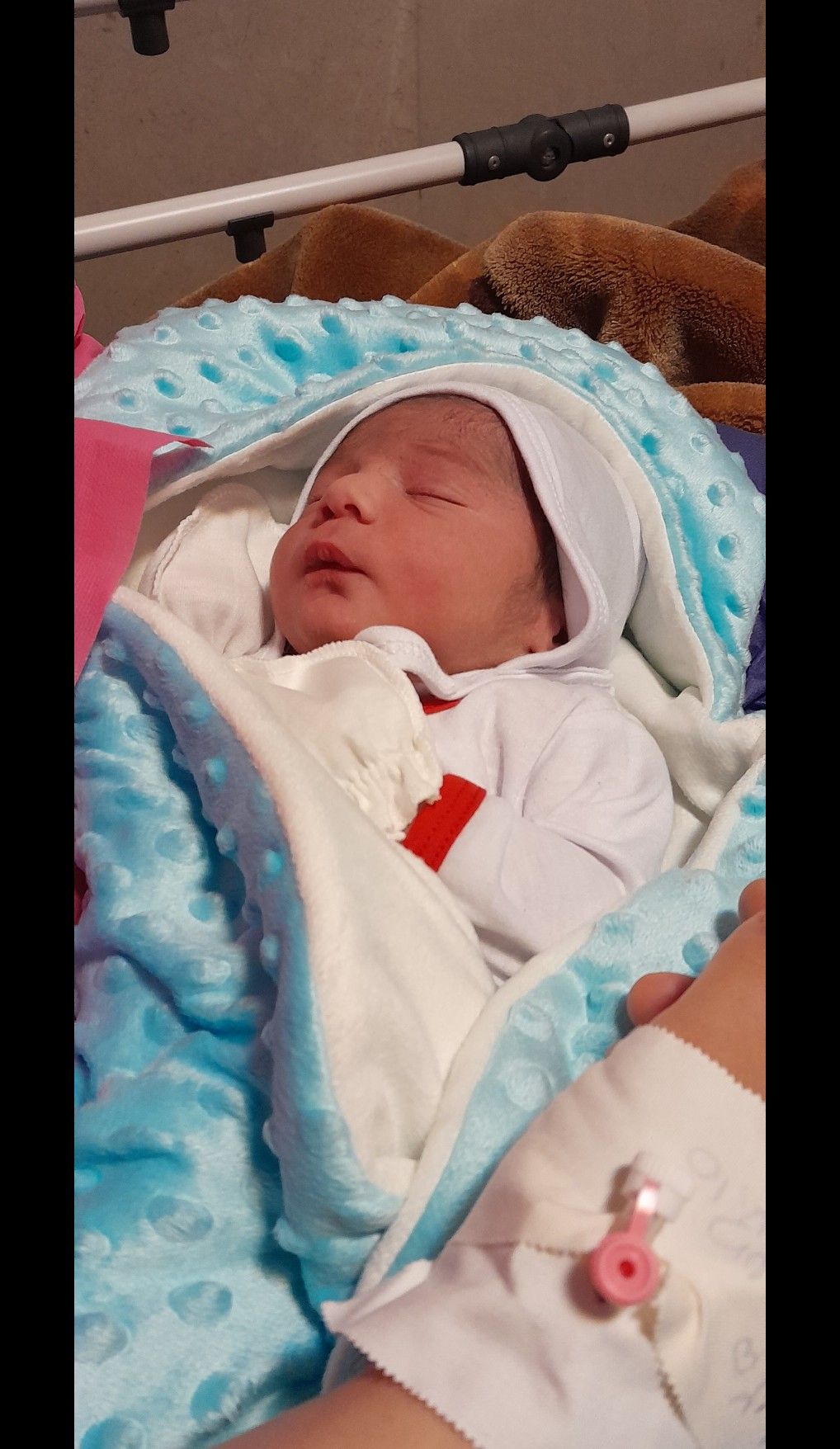 متولد شدن نوزاد رادین