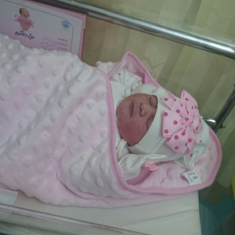 متولد شدن نوزاد آمیتیس قاسمی