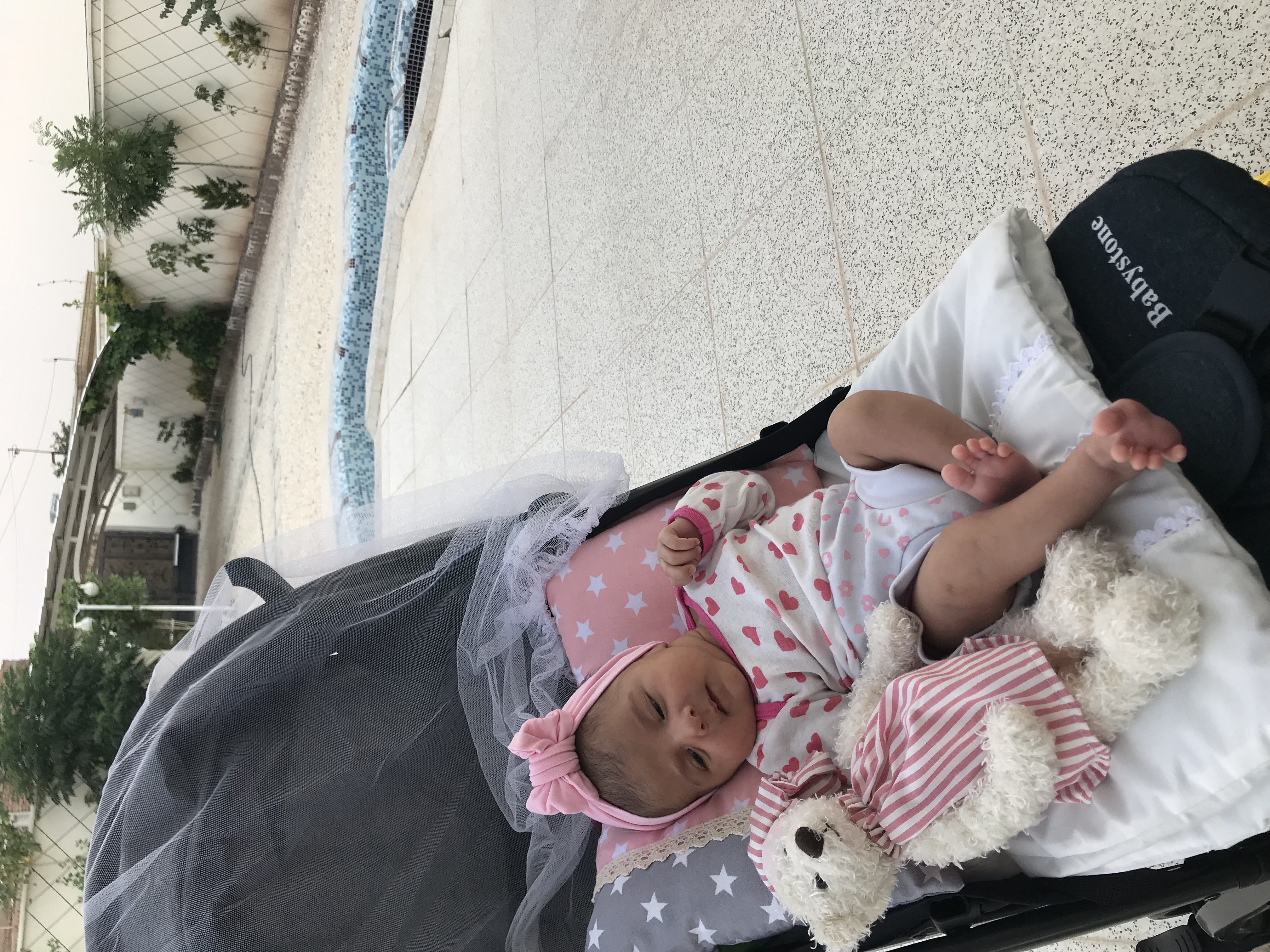 یک ماهگی نوزاد مايسا ميرزايي