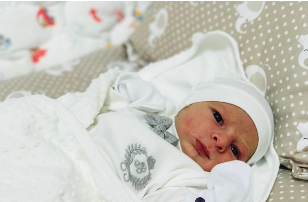 متولد شدن نوزاد ميران عبدالله زاده