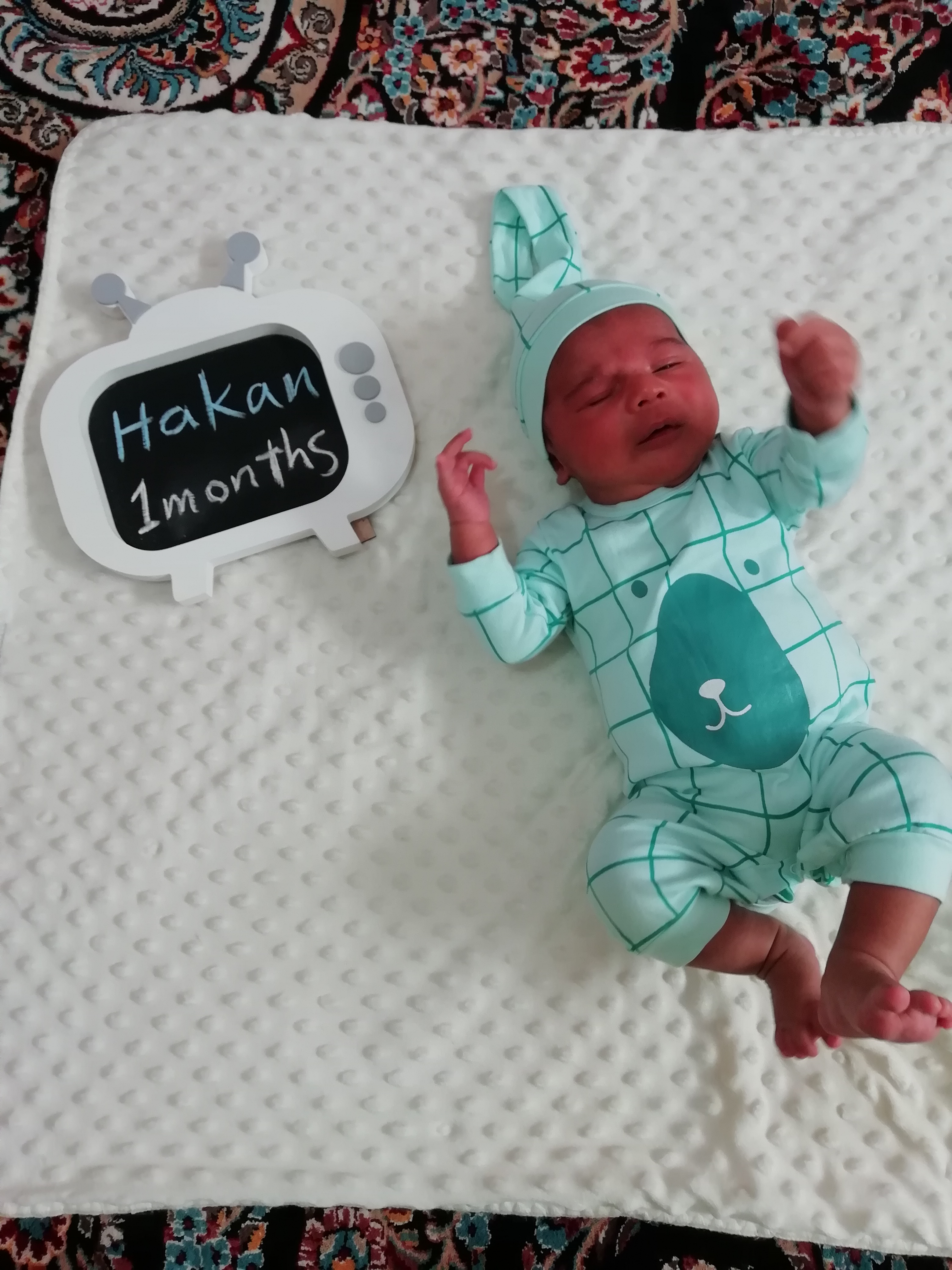 یک ماهگی نوزاد هاکان عظیمی سعادت