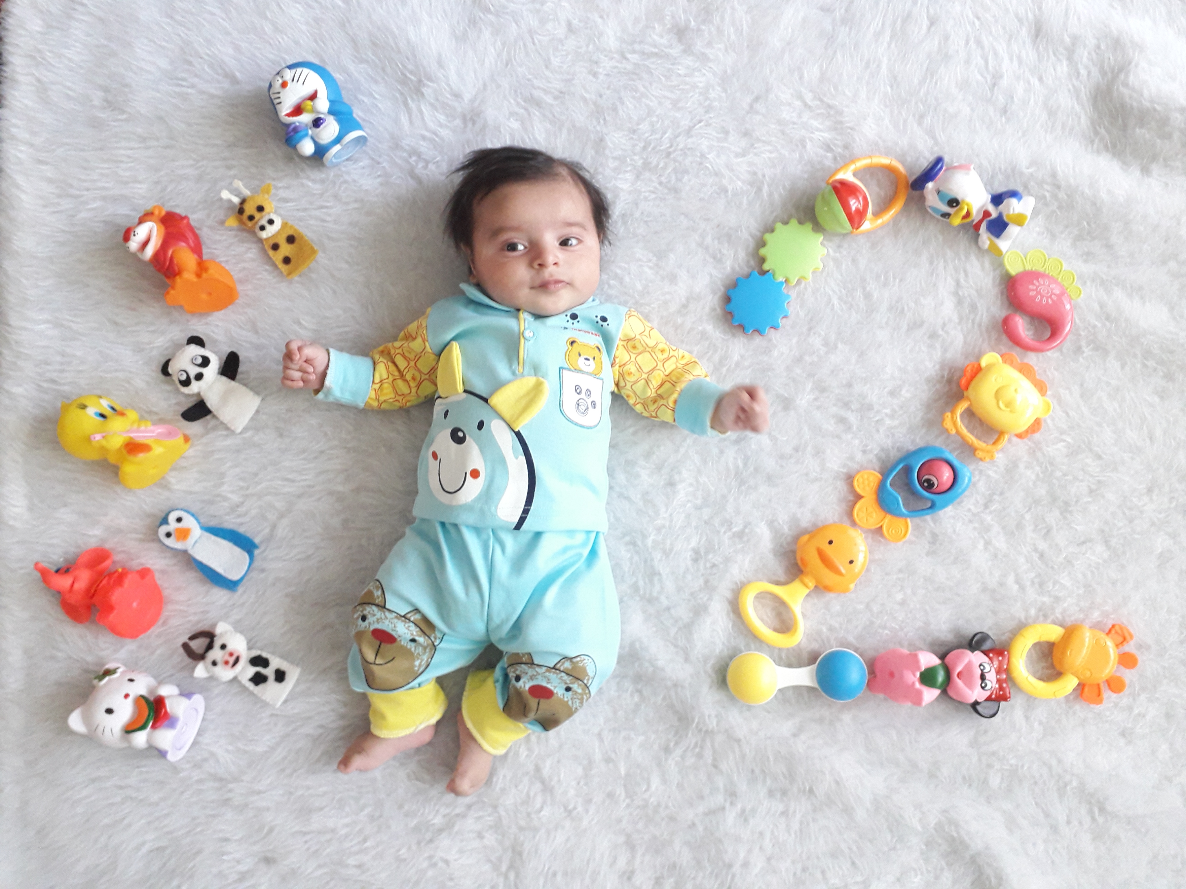 اولین خنده نوزاد آریا آقابابایی