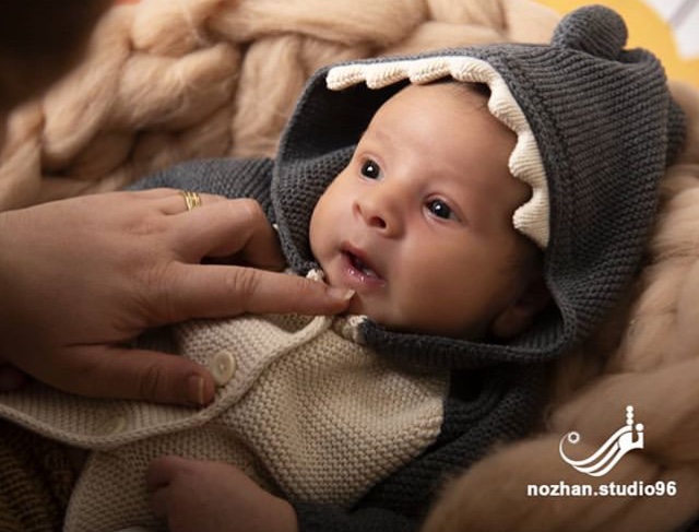 یک ماهگی نوزاد کوروش شادمان فر