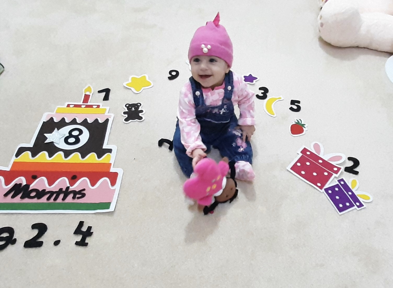 ایستادن نوزاد جانا جوكار