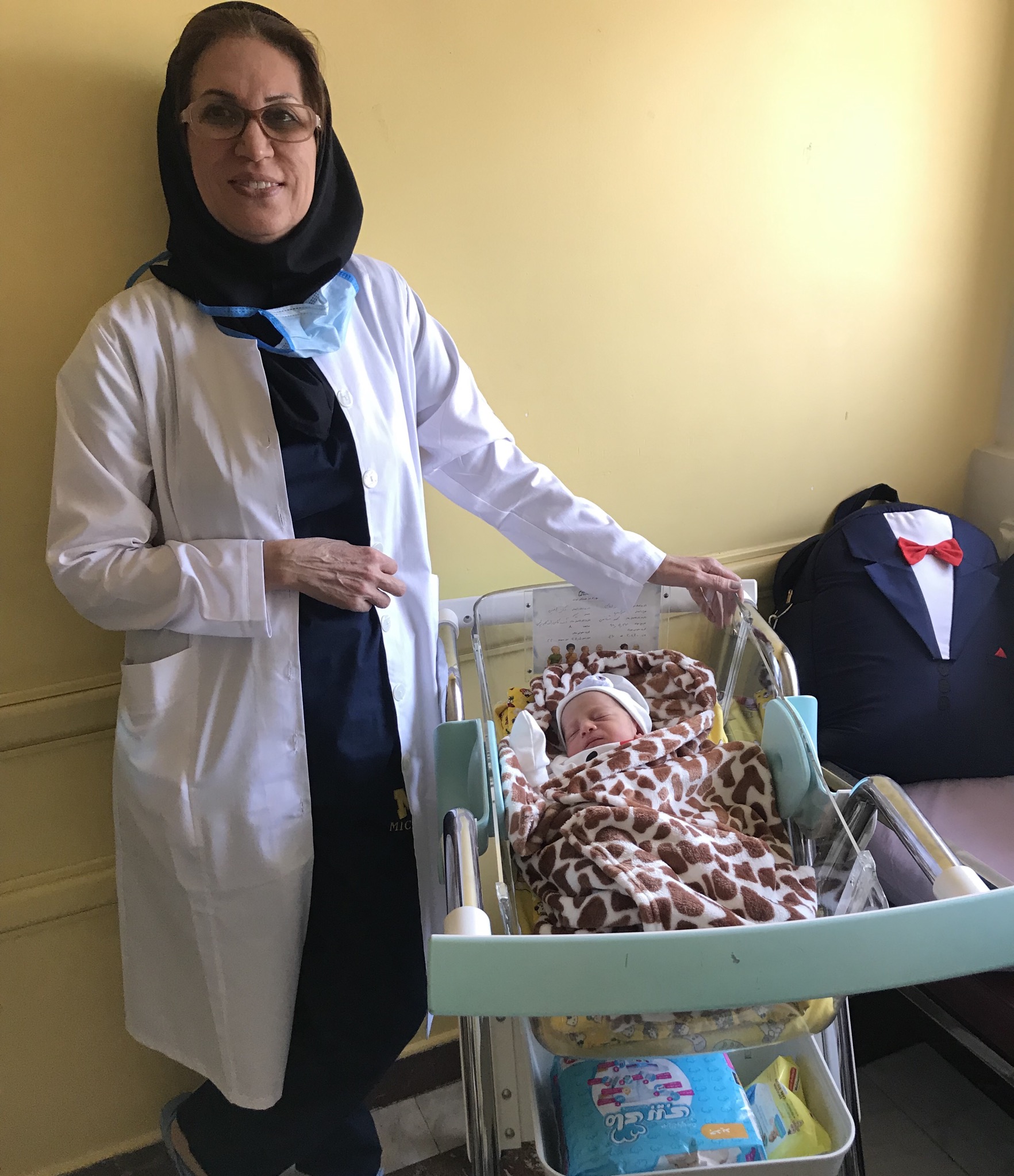 متولد شدن نوزاد آراز  شافعی