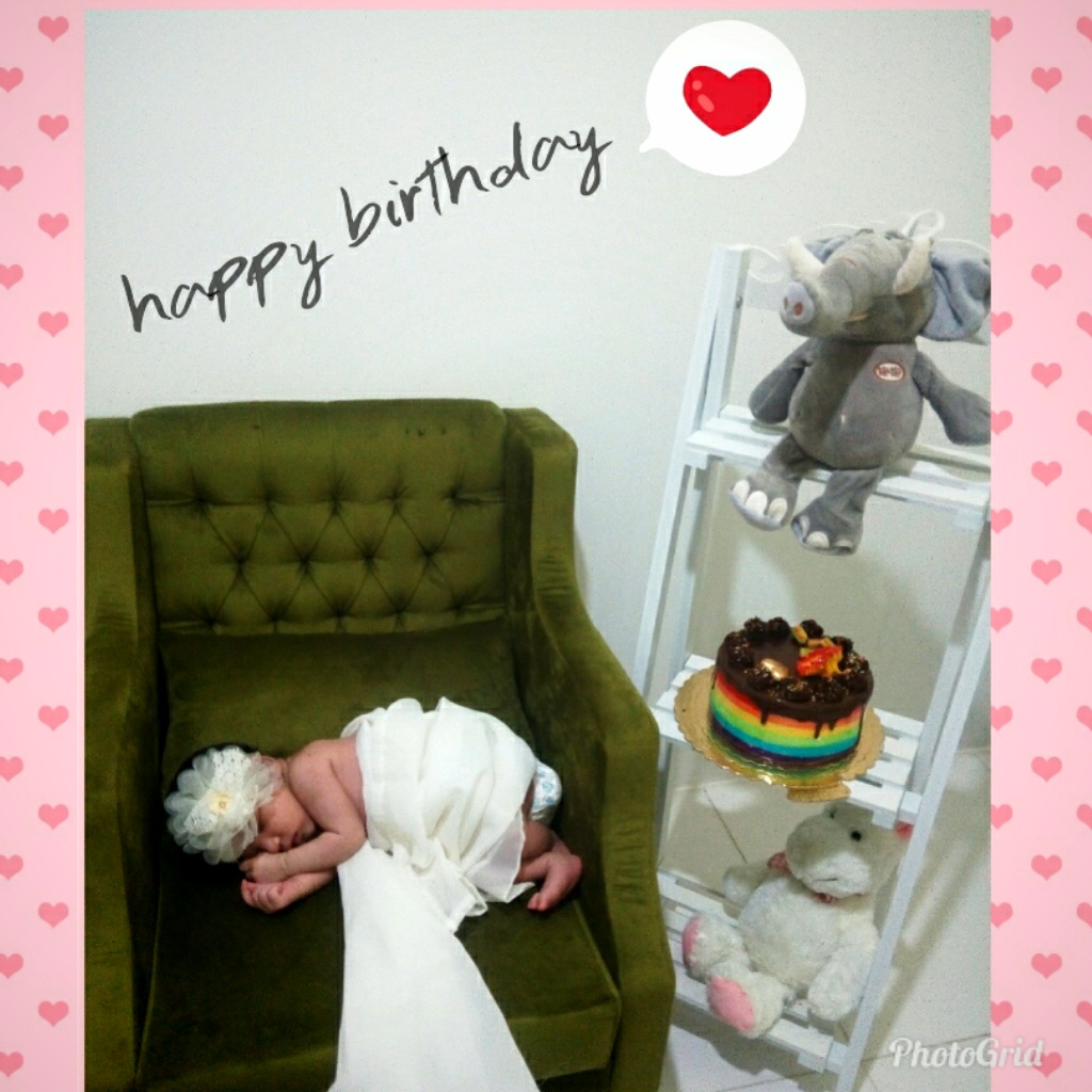 متولد شدن نوزاد نورا صفری