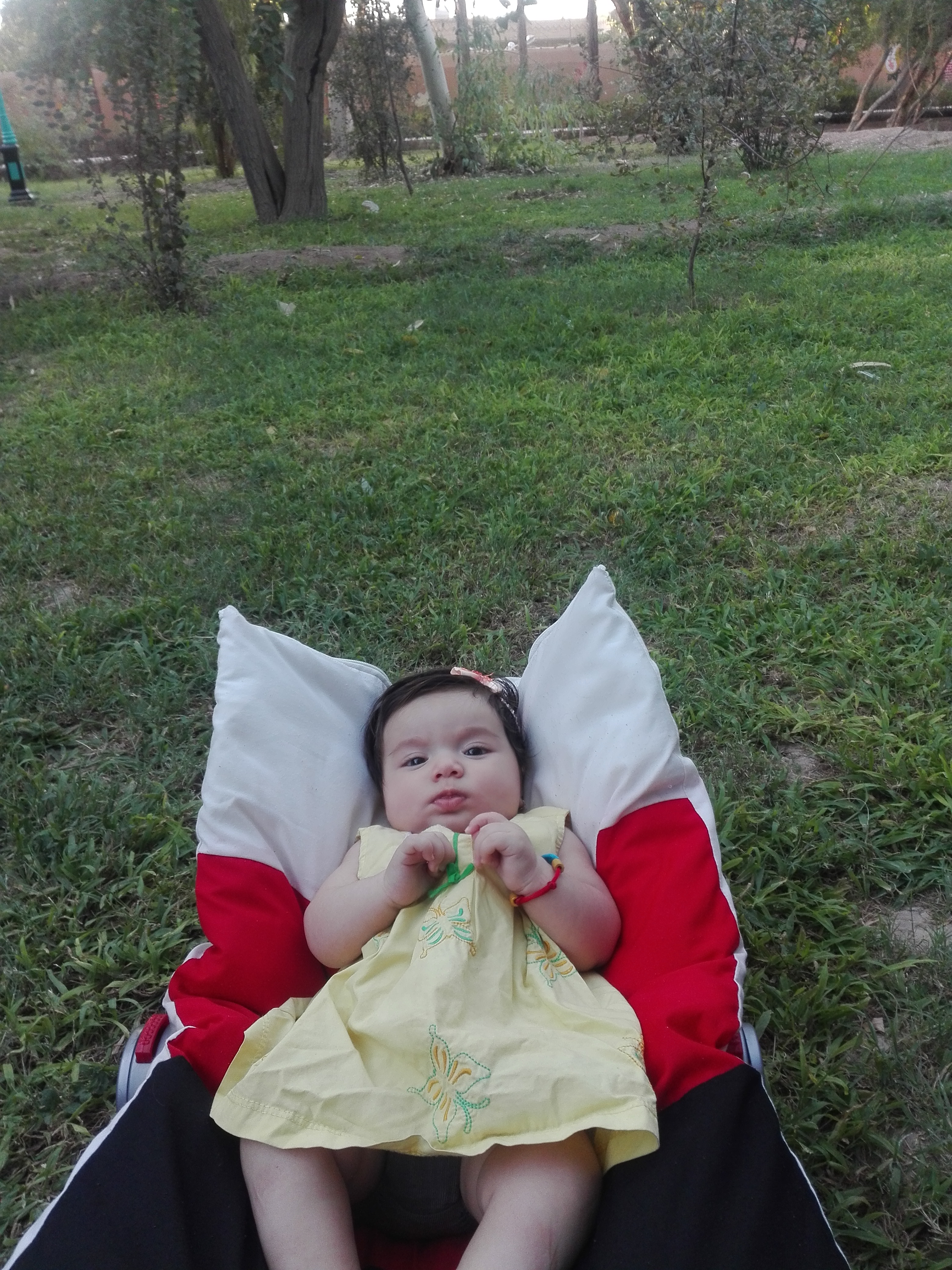 تم عکس تابستانی کودک نورا چکاه