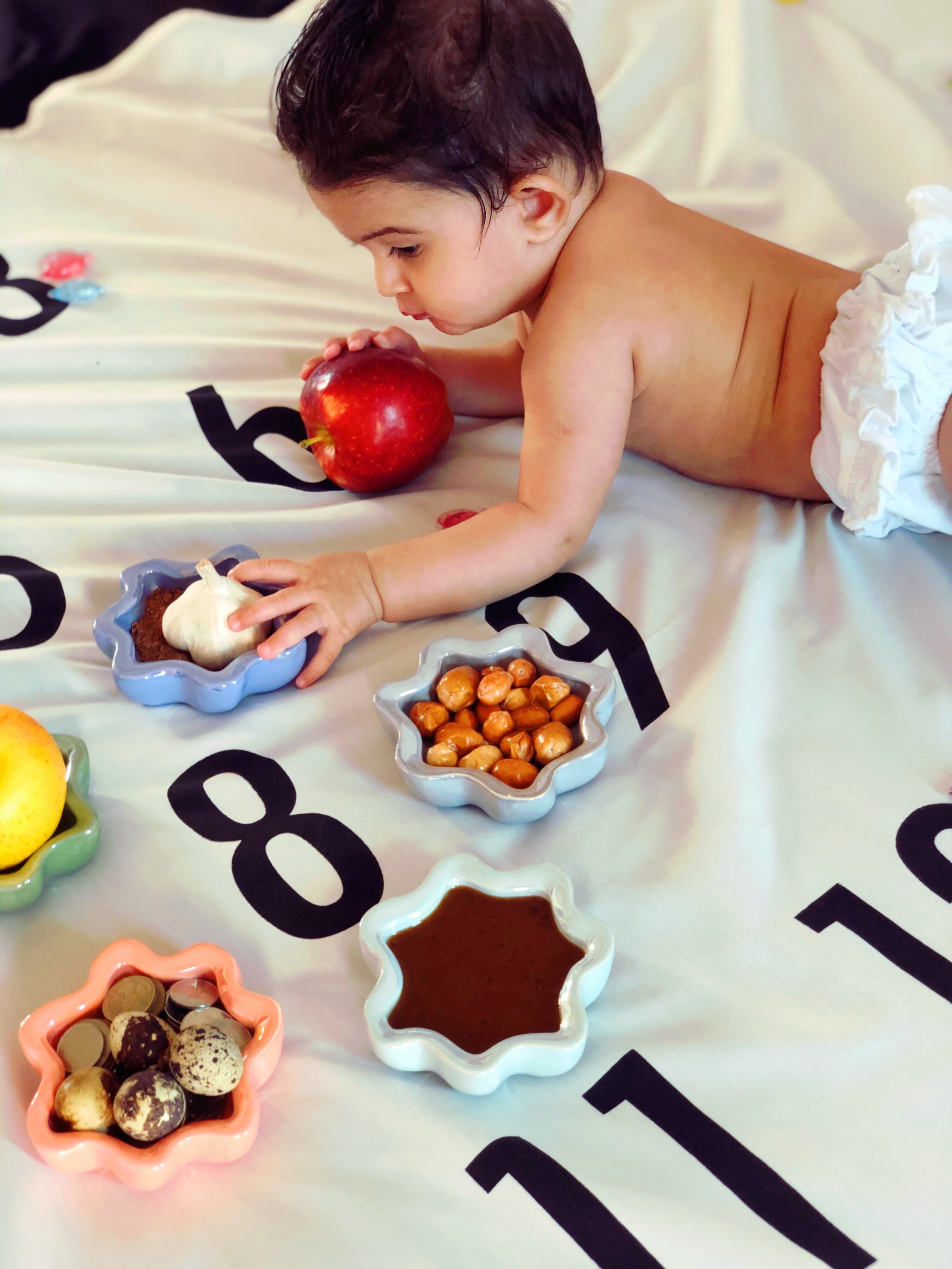 پارچه ماهگرد نوزاد طرح کلاسیک شایلین ملکوتی