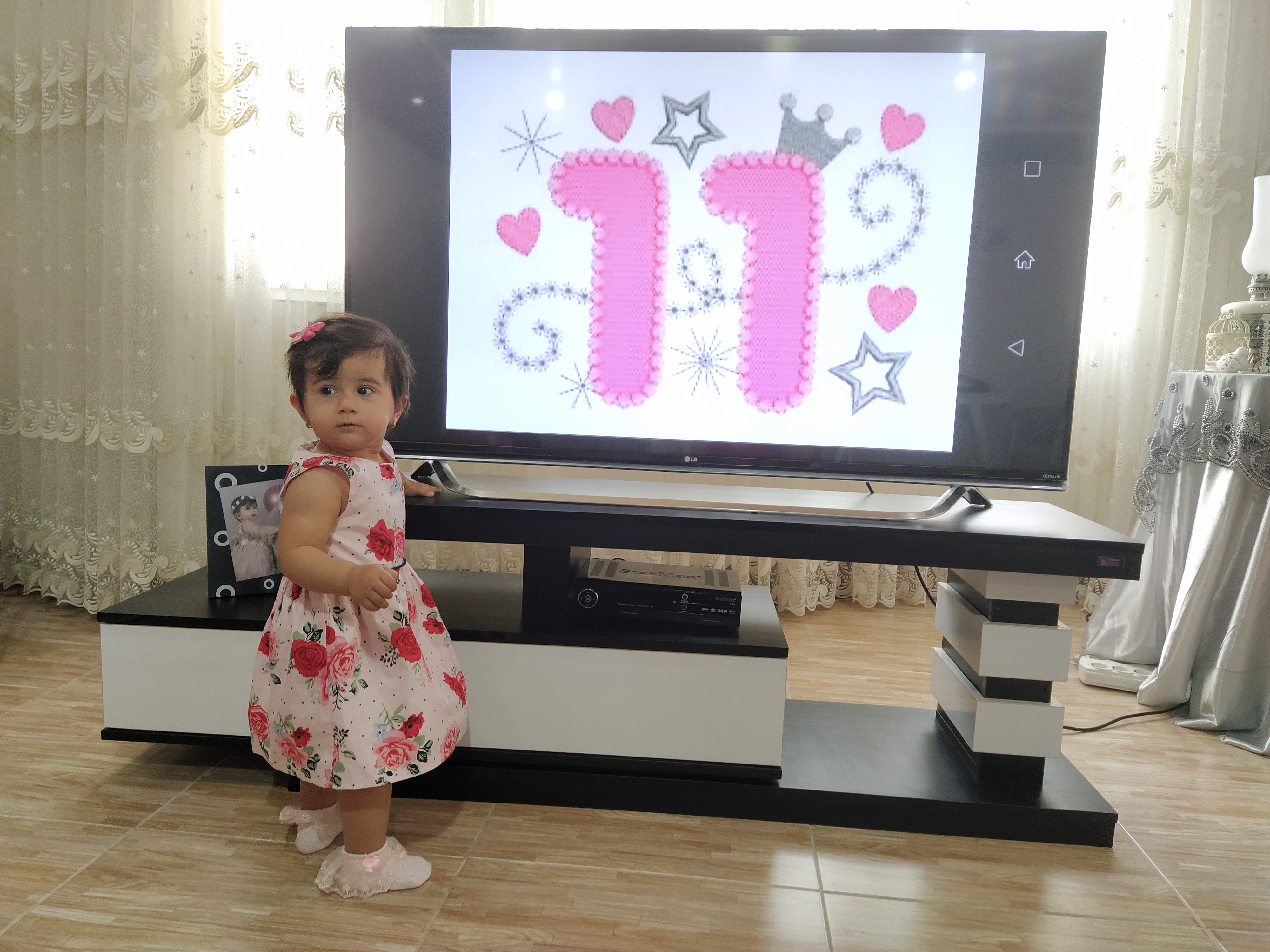 نوزده ماهگی کودک الارا امینی