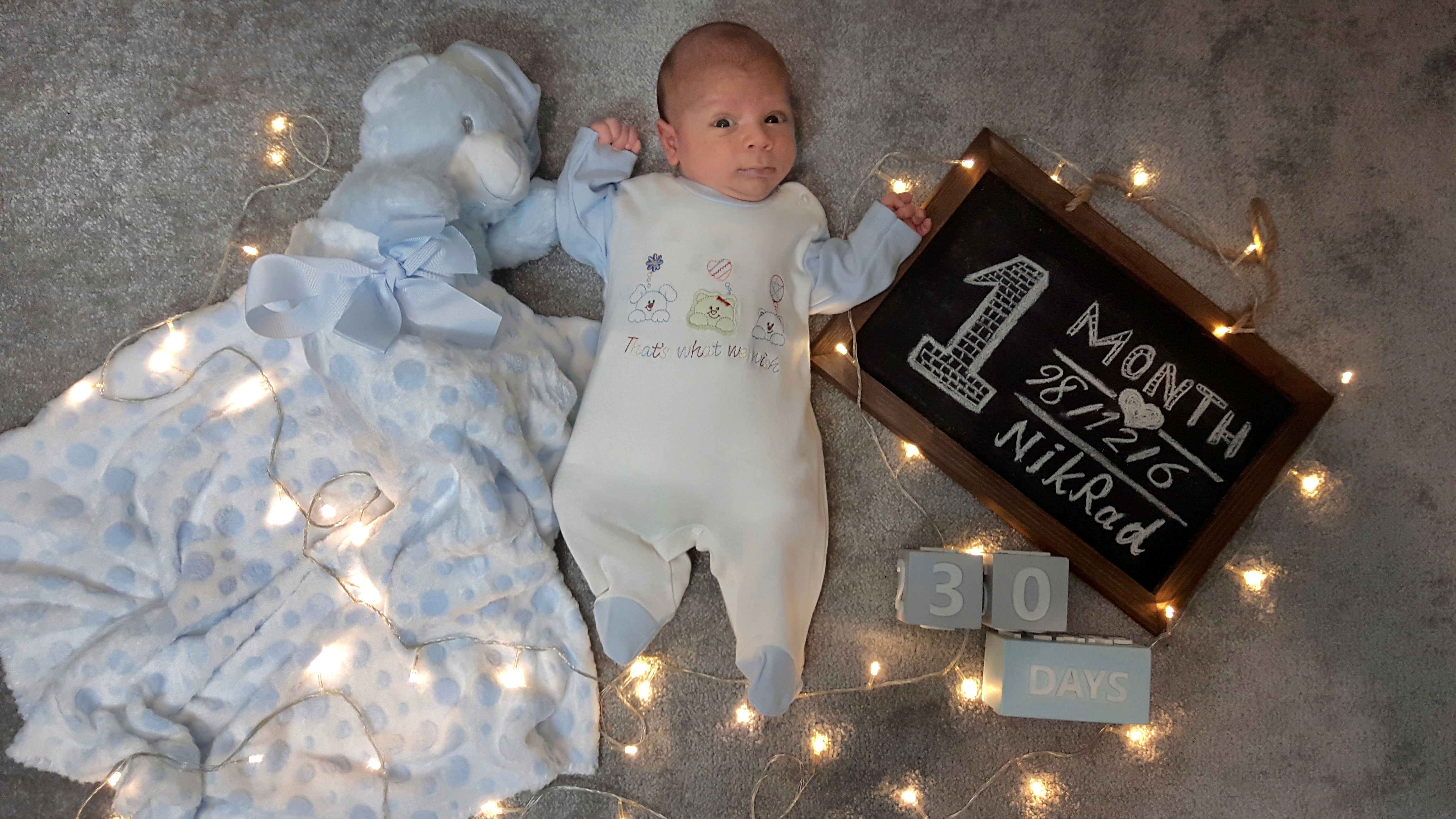 یک ماهگی نوزاد نیکراد